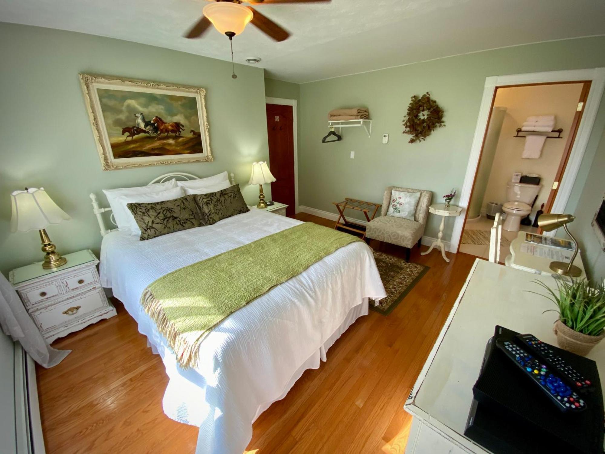 Twin Peaks B&B Mindemoya Номер фото